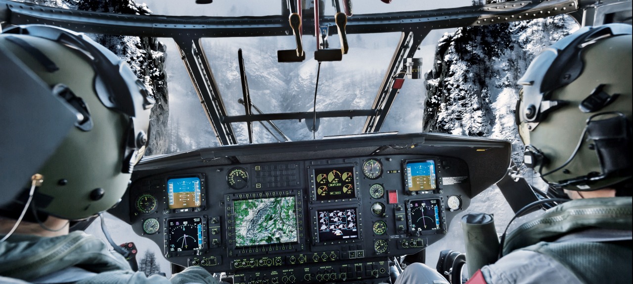 RUAG Aviation: Blick aus dem Cockpit eines TH06-Super-Puma-Helikopters