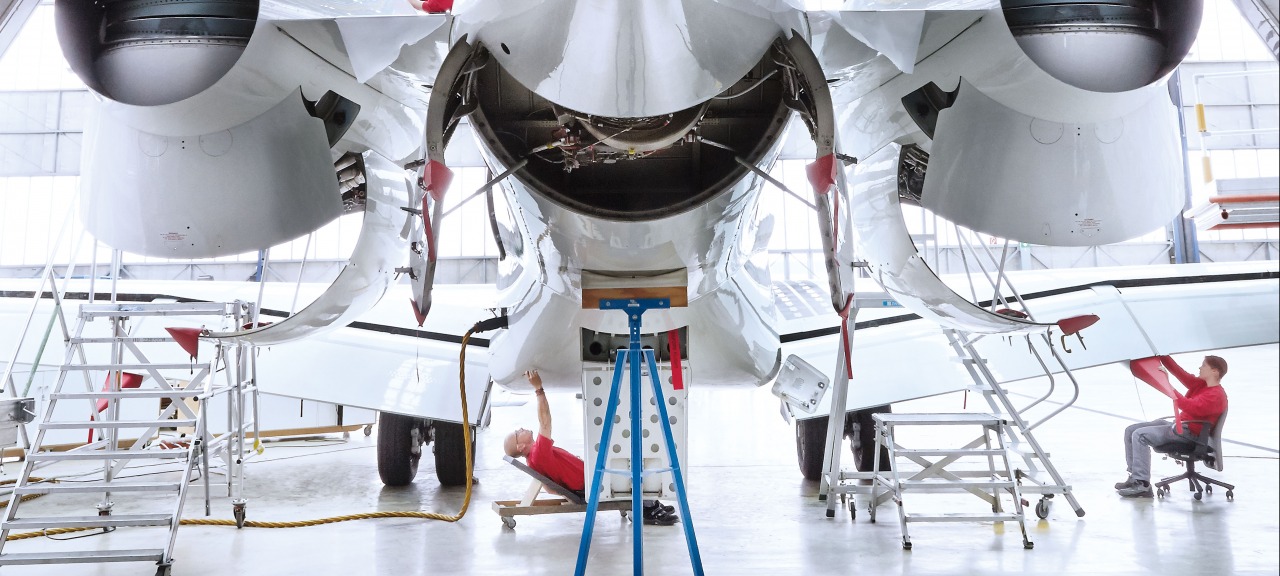 RUAG Aviation: Maintenance work on a Bombardier Global Express business jet