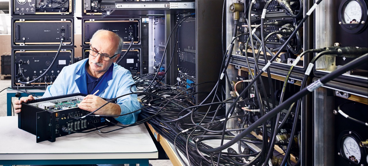 RUAG Defence: Kommunikationsgerätetest eines Emergency Kit