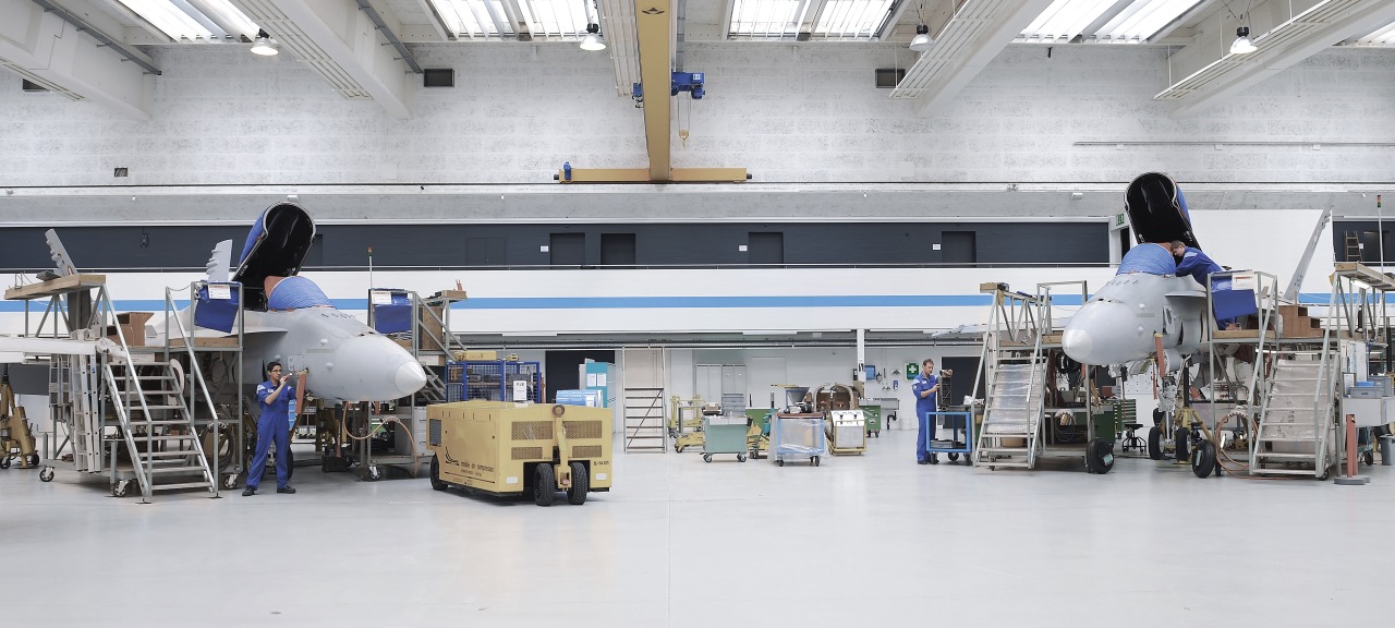 AR_19_Story_MRO_CH_FA18_1