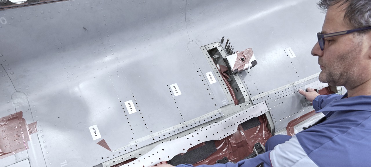 AR_19_Story_MRO_CH_FA18_3