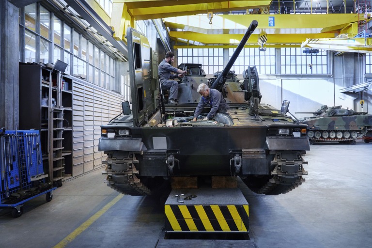 RUAG Defence Annual Key Image Report 2017